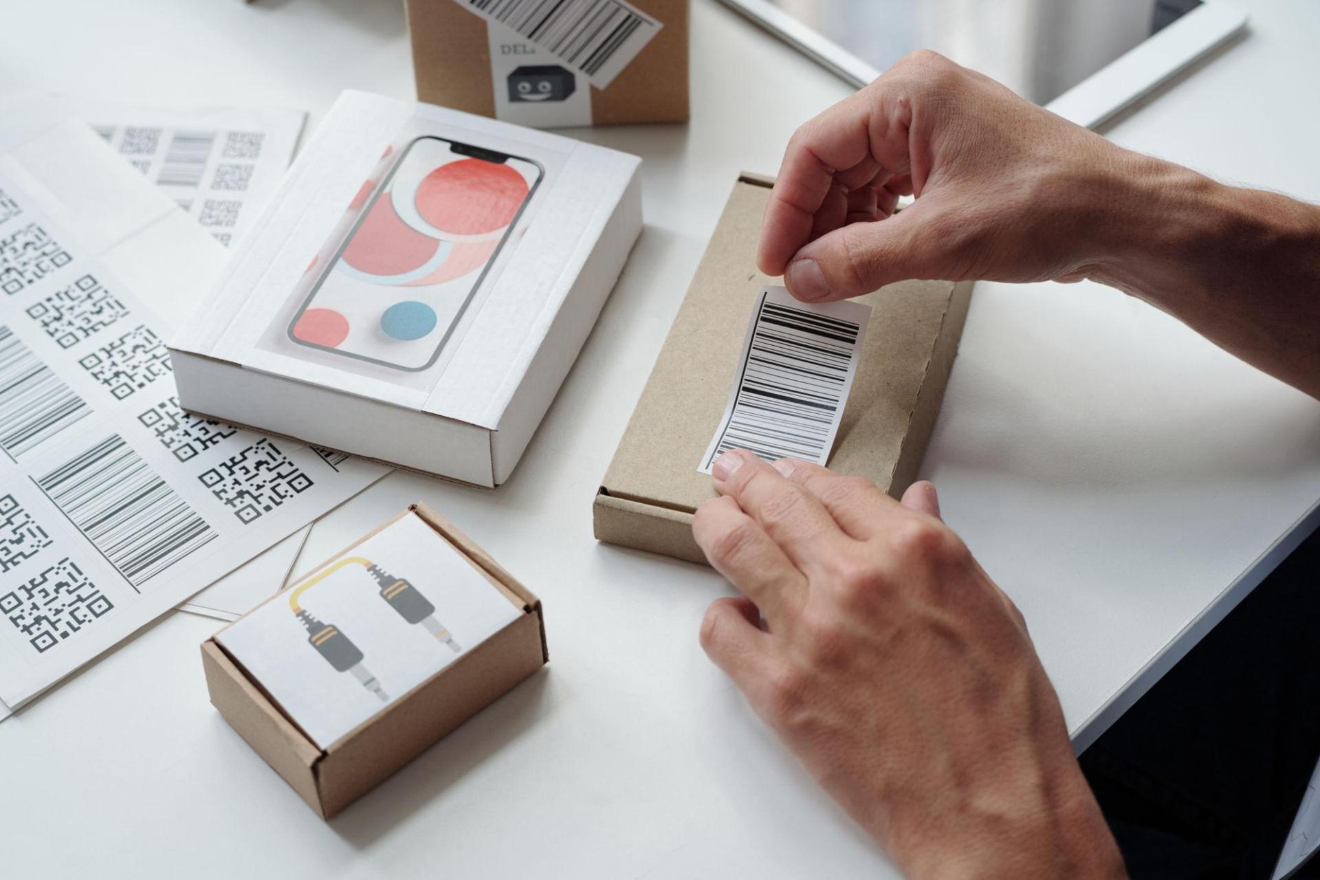 How Security Labels for Logistics Packaging Prevent Tampering During Transit